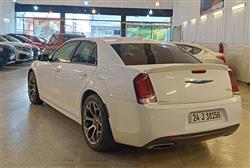 کرایسلەر 300